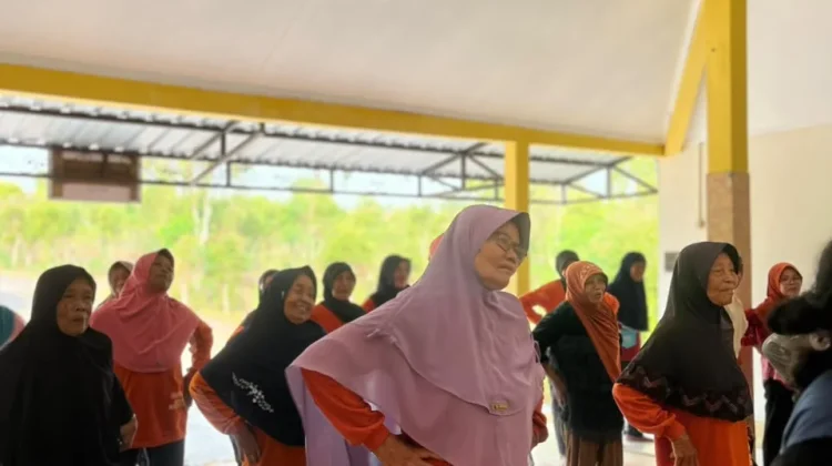 Dukung Kesehatan Warga, KKN UPN Veteran Gelar Posyandu Lansia di Kwarasan Kulon