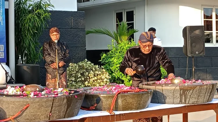 Kyai Horeg Bumi hingga Kyai Ngujiwat Dijamas di RRI Yogyakarta