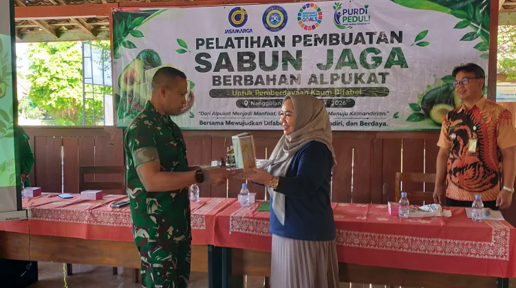 Berdayakan Warga, Kelompok Rentan Nanggulan Diberi Pelatihan Pembuatan Sabun