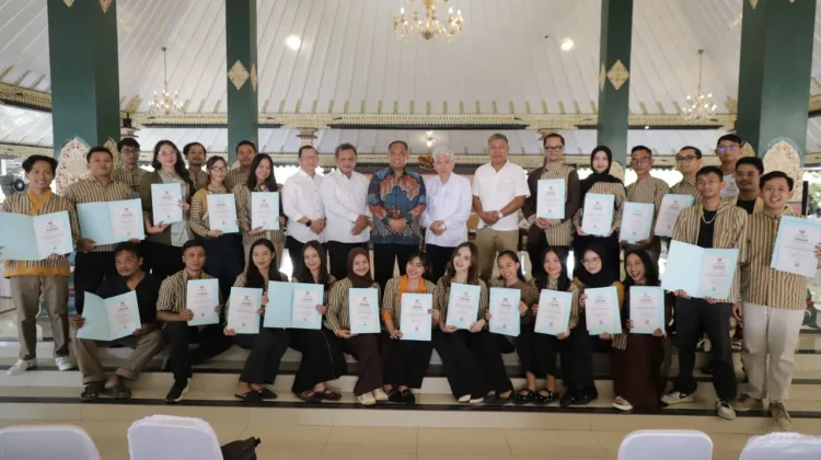 Seniman di Sleman Dapat Penghargaan usai Berhasil Bawakan Sendra Tari di TMII