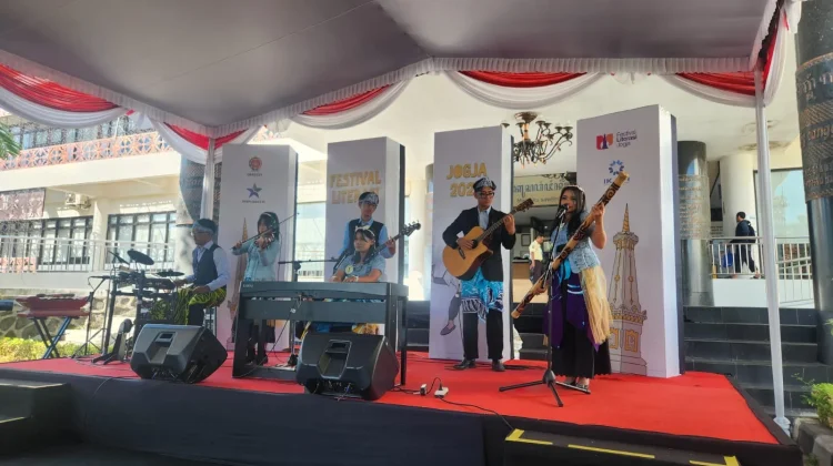 Inilah Juara Festival Musikalisasi Puisi Tingkat DIY