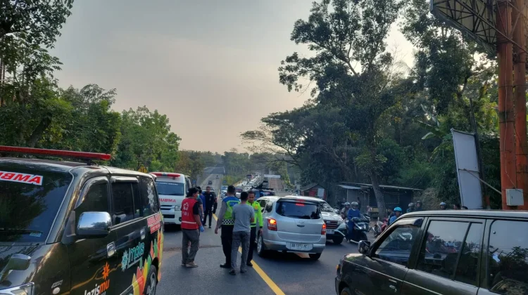 Tiga Kendaraan Terlibat Kecelakaan Beruntun di Sedayu, Satu Orang Tewas
