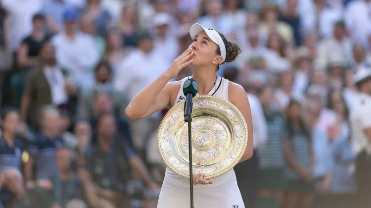 Petenis Muda Ceko, Linda Noskova Raih Juara Wimbledon 2026