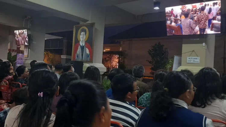 Umat Katolik Mengikuti Perayaan HUT Gereja Pugeran