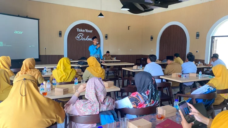 Kelompok Kerja Guru PAI Temon Gelar Bimtek Pembelajaran Berbasis AI