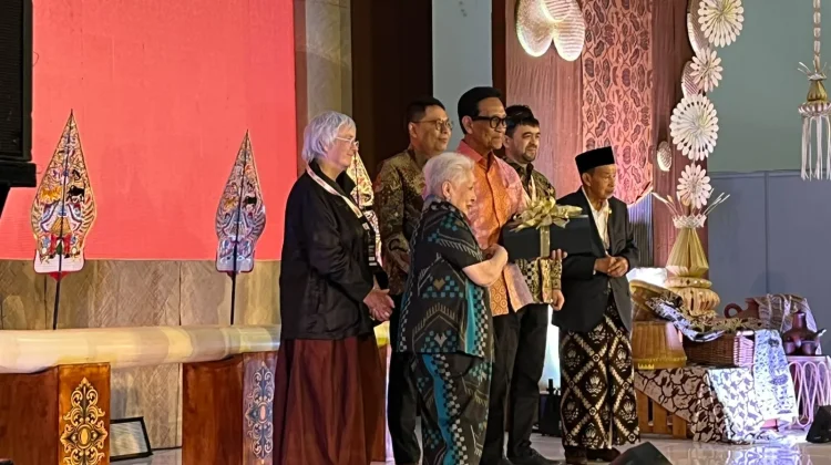 Perdana di Luar Jakarta, Sri Sultan Hamengku Buwono X Buka Inacraft Festival di JEC
