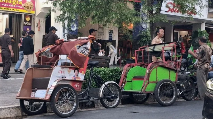 Beralih ke Becak Listrik, Pengemudi Merasakan Operasional Lebih Hemat