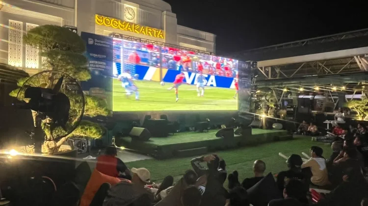 Modal Aplikasi KAI Access, Ratusan Orang Nobar Pildun Gratis di Stasiun Yogyakarta