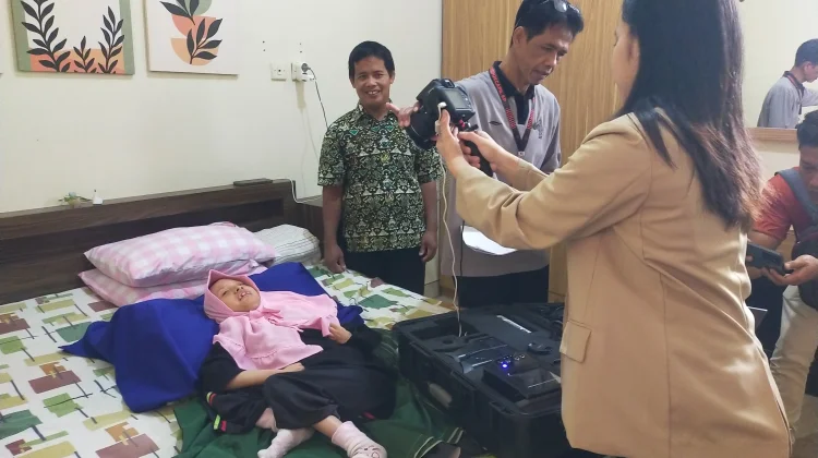 KKN UGM Fasilitasi Perekaman e-KTP bagi Penyandang Disabilitas di Giripeni