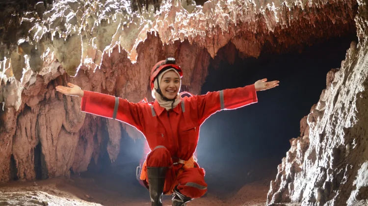 Tantang Adrenalin melalui Susur Gua Kiskendo Sumitro