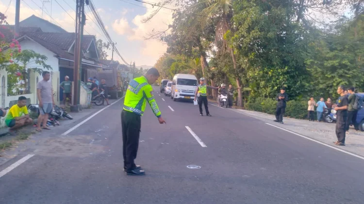 Tabrak Truk dari Belakang, Seorang Pengendara Sepeda Motor Meninggal Dunia