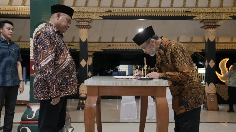 Resmi Dikukuhkan, Pimpinan Baznas Sleman Didorong Teladani Filosofi “Hayom Hayem”