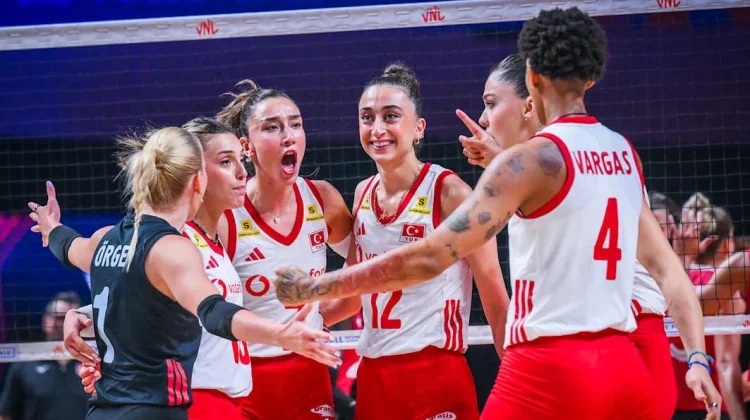 Tundukkan Kanada, Tim Voli Turki Melaju ke Semifinal VNL 2026