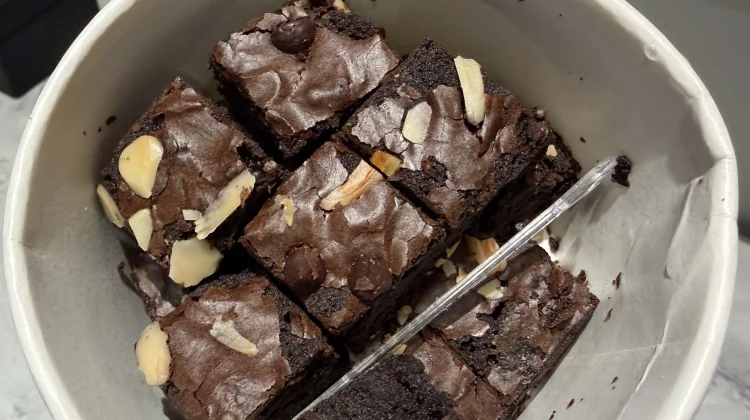 Resep Brownies Bowl Cokelat Lumer Praktis untuk Usaha