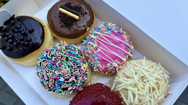 Donat Kentang Aneka Topping Kuliner Empuk Favorit Masyarakat