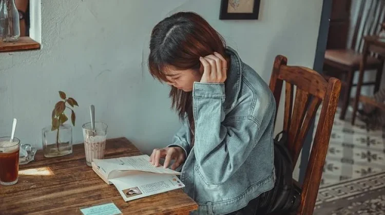 Gemar Membaca Buku Sangat Bermanfaat, Begini Penjelasanya