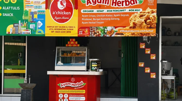 A'Chicken Kembangkan Konsep Ayam Herbal Organik di Yogyakarta