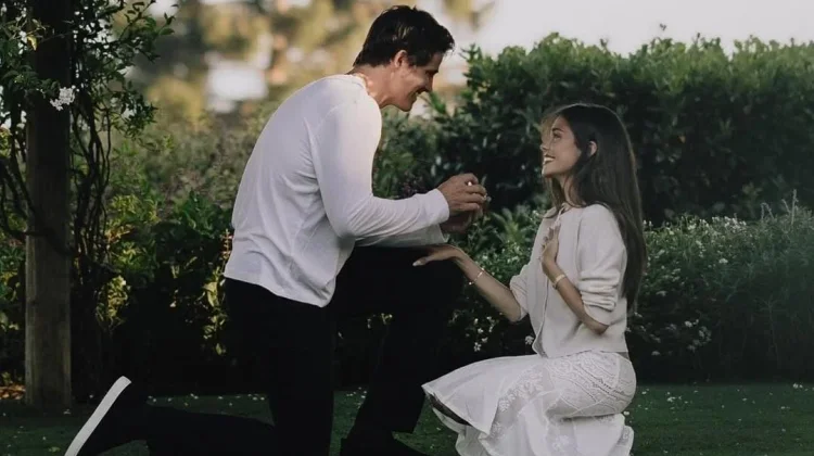Madison Beer Resmi Bertunangan dengan Bintang NFL Justin Herbert
