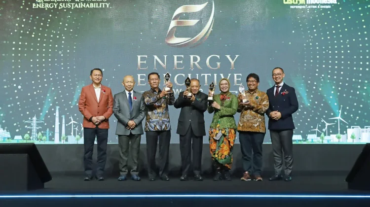 Dedikasi Riset Energi, Guru Besar UGM Raih Penghargaan Nasional