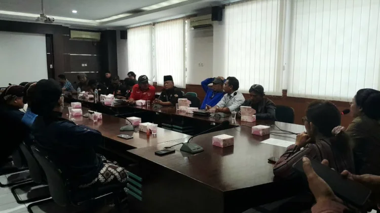 Sambangi Kantor Dishub DIY, Pengemudi Becak Tolak Penutupan Total Jalur Malioboro