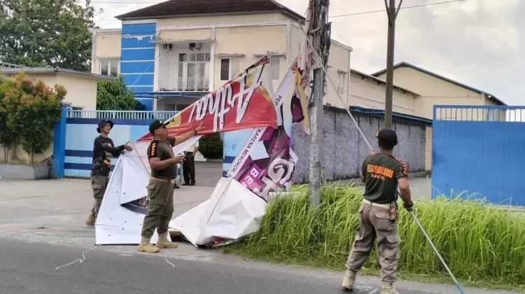 Satpol PP Bantul Intensifkan Penertiban Reklame Ilegal, Delapan Titik Dibongkar
