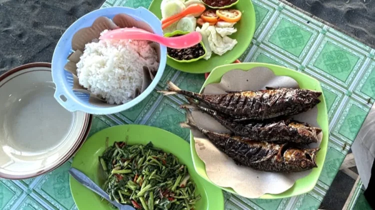 Kuliner Pantai Baru Hadirkan Seafood Murah di Suasana Menawan
