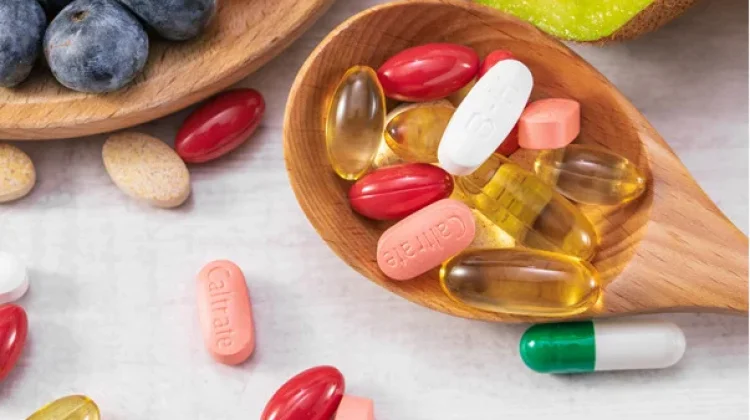 Dokter Ingatkan Bahaya Konsumsi Vitamin Berlebihan Bagi Ginjal
