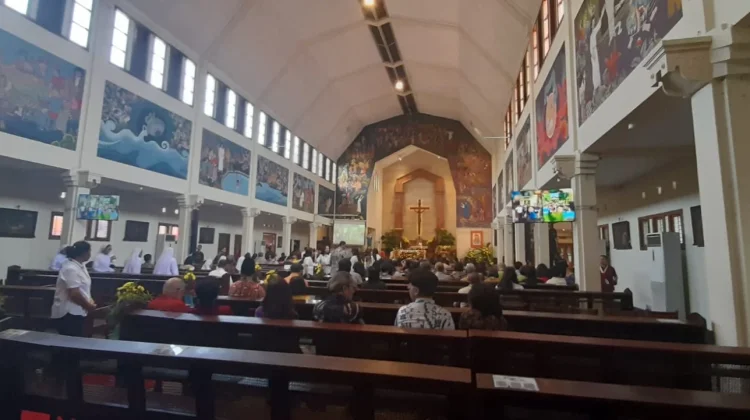Lima Imam Serikat Jesus Resmi Ditahbiskan di Kotabaru Yogyakarta