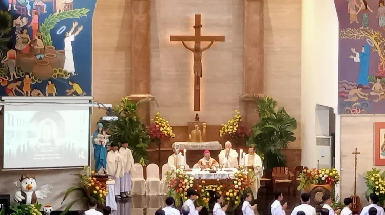 Pater Jenderal Jesuit Hadiri Misa Tahbisan Lima Imam SJ di Kotabaru