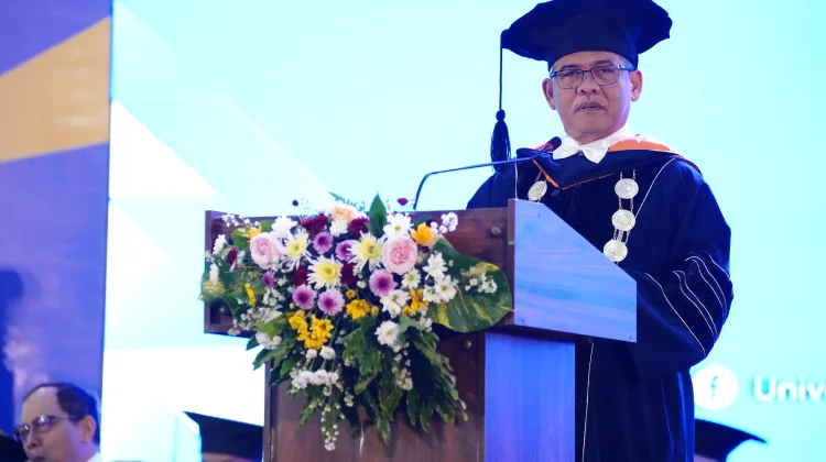 Luluskan 1.282 Mahasiswa, Rektor UAD Dorong Alumni Terus Berinovasi