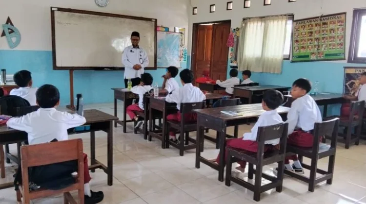 Penyuluh Agama Dampingi Siswa SDN Karanganyar Perkuat Literasi Alquran
