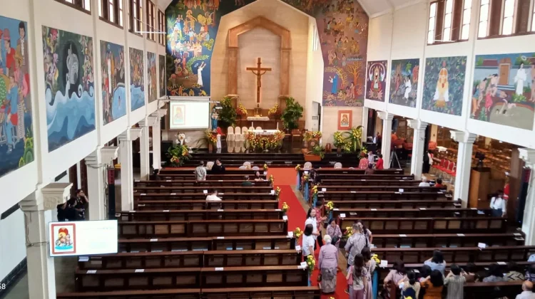 Lima Imam Baru Serikat Jesus Ditahbiskan di Yogyakarta