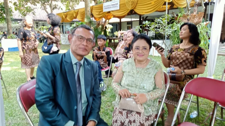 Uskup Emeritus Banjarmasin Tahbiskan Lima Imam Jesuit di Kotabaru