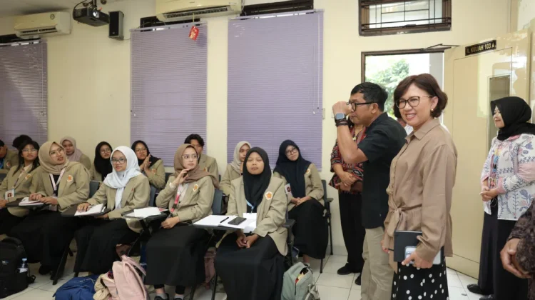 Rektor UGM Tinjau PIONIR, Pastikan Maba Belajar dengan Nyaman