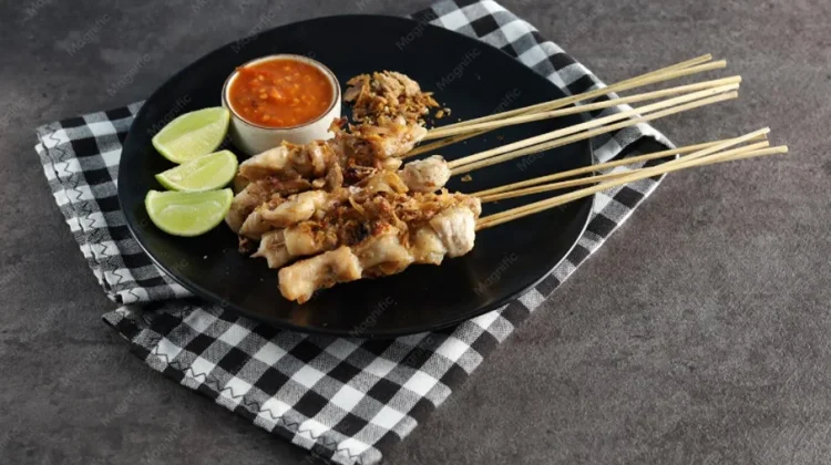 Kuliner Mahasiswa Yogyakarta, Taichan Langgeng UMY Sajikan Satai Daging Tebal