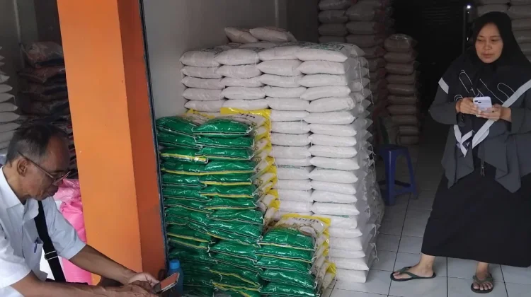 Konsisten Stabilkan Harga, Bulog DIY Kembali Banjiri Pasar dengan Beras SPHP