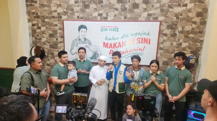 Aldi Taher Buka Cabang Kedua Ayam Goreng Basah di Jakarta Pusat
