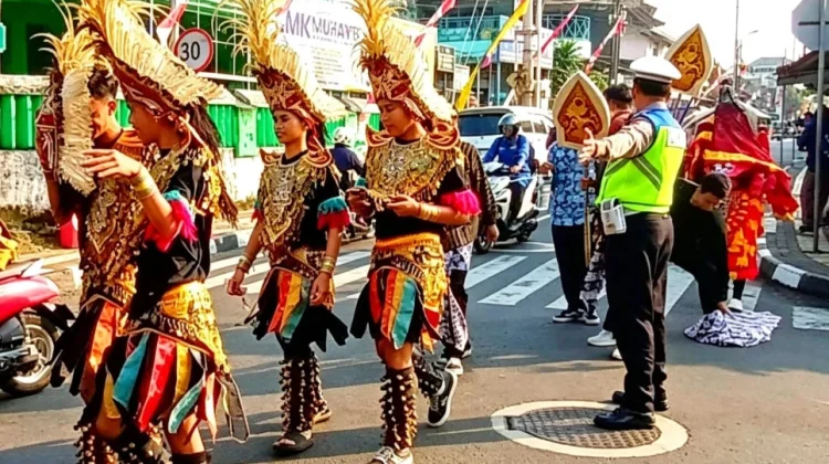 Semarak Milad Ke-61, SMK Muhammadiyah 2 Yogyakarta Gelar Kirab Budaya