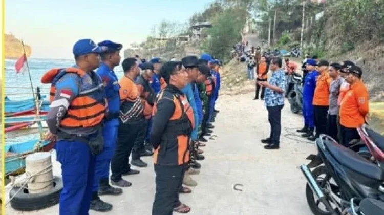Nelayan Hilang di Pantai Kesirat, Tim SAR Lakukan Pencarian