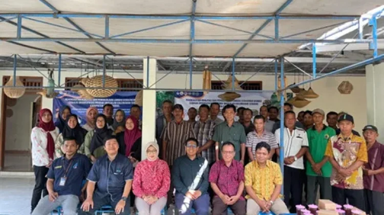 Tim Dosen UNY dan UGK Dorong Potensi Kerajinan Bambu di Semanu
