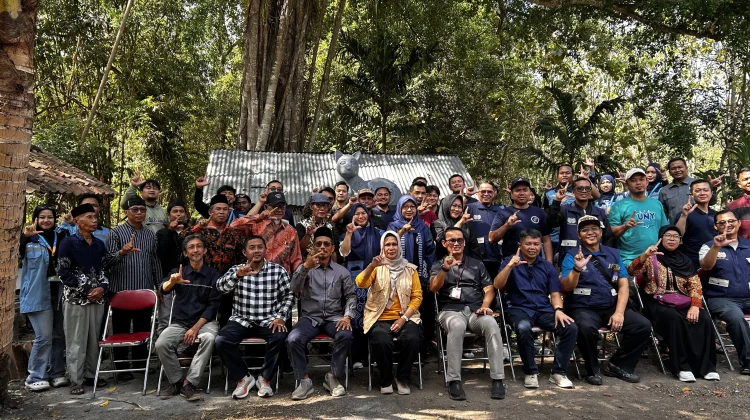 Mahasiswa UNY Resmikan Patung Luwak Dorong Desa Wisata Kulon Progo