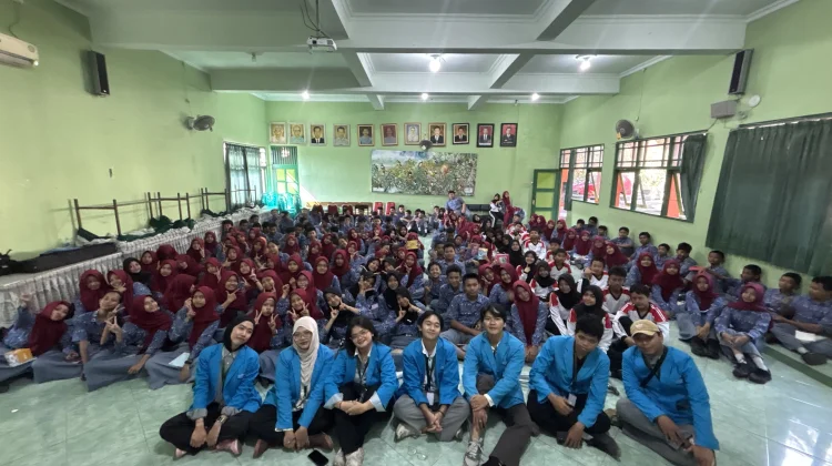 Mahasiswa KKN STMM Edukasi Kenakalan di SMP Negeri 1 Muntilan