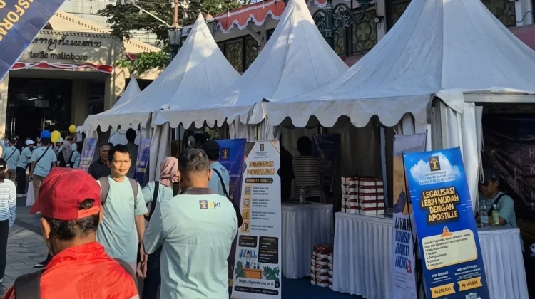 Sadarkan Soal KI, Booth Konsultasi Hukum Kemenkum DIY Diserbu Publik