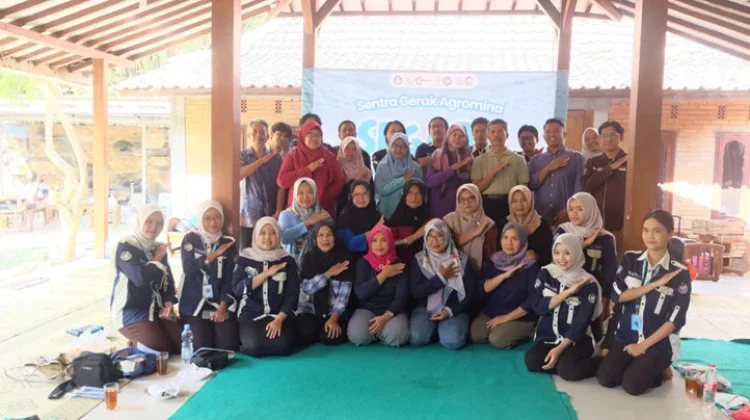 PPKO UNY Latih KWT Sidoagung Olah Ikan Bawal Jadi Kerupuk dan Kecap