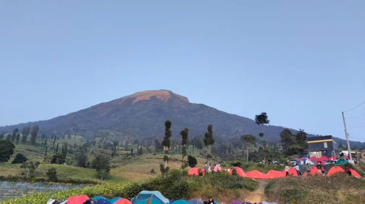Pesona Embung Bansari Temanggung, Tempat Favorit Berburu Lautan Awan