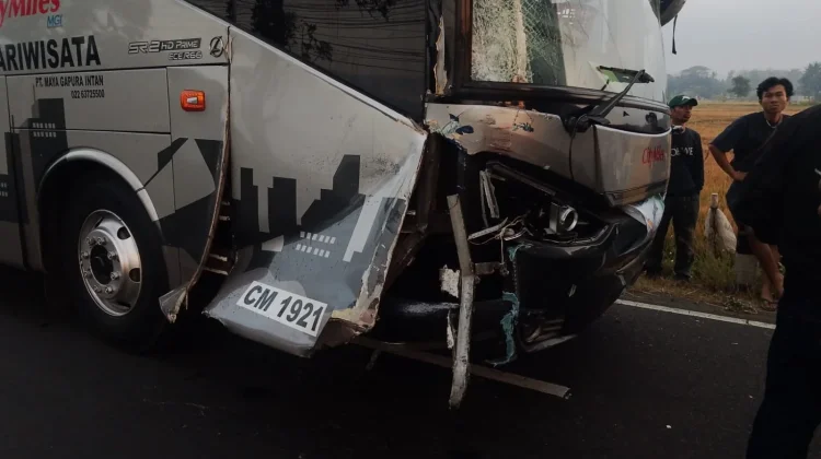 Bus Gagal Menyalip, Insiden Kecelakaan Sebabkan Dua Pemotor Tewas di Sedayu