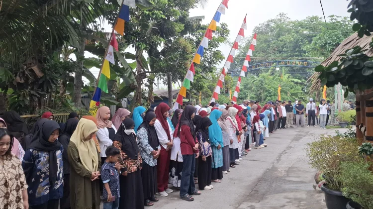 Rayakan HUT ke-81 RI, Warga Jetis Santuni Yatim dan Sarapan Nasi Kucing Bersama