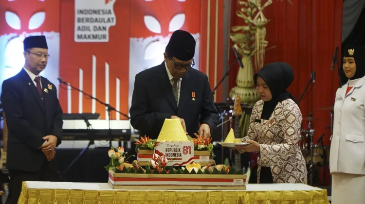 Potong Tumpeng, Gubernur DIY Bersyukur atas Dirgahayu Kemerdekaan ke-81 RI