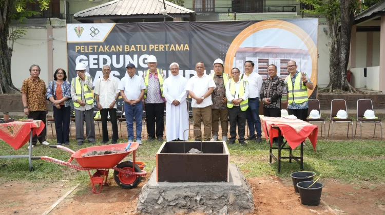 Berusia 80 Tahun, De Britto Perkuat Sarana Pendidikan Melalui Gedung Dasawindu