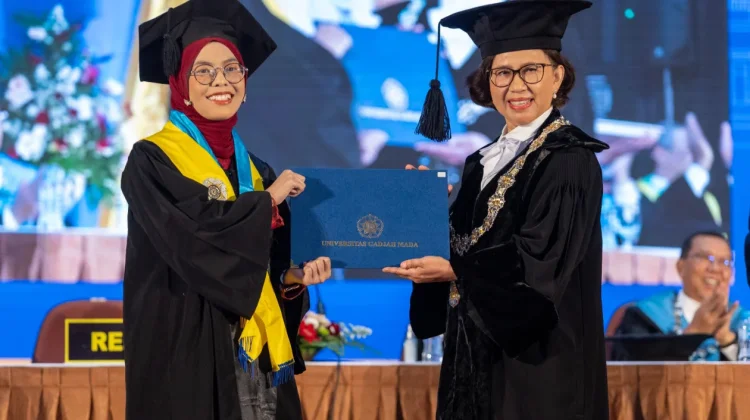 UGM Wisuda 3.865 Lulusan Sarjana dan Sarjana Terapan Periode IV